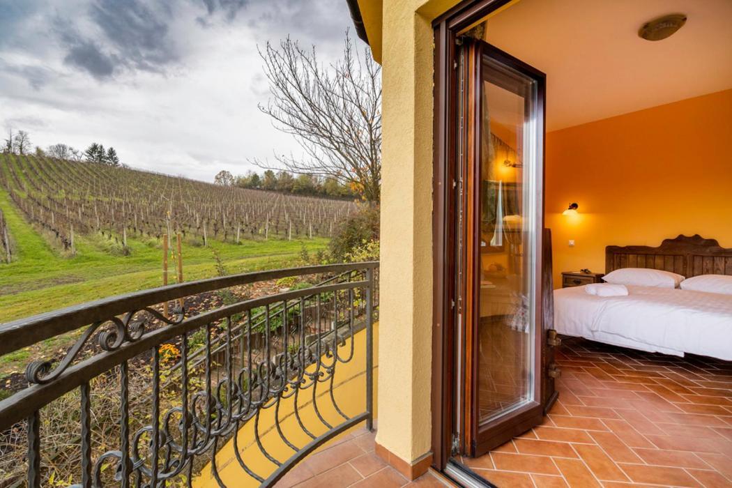 Stupnicki Dvori Winery Hotel Stupnik Brodski Eksteriør bilde